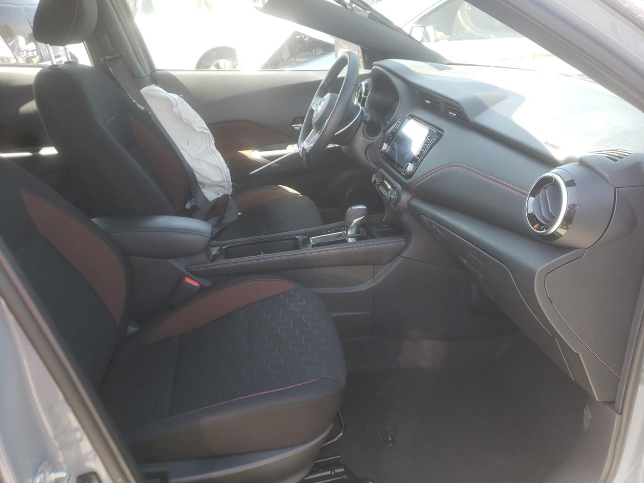 Photo 5 from auction – 2021 NISSAN KICKS SR with VIN 3N1CP5DV1ML557412