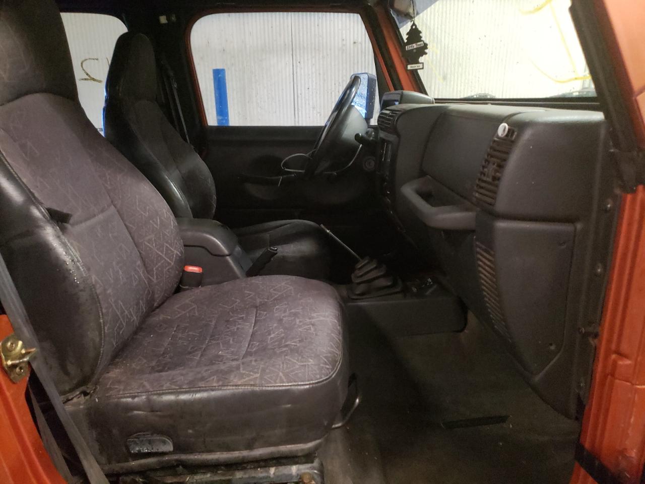 Photo 5 from auction – 2001 JEEP WRANGLER / with VIN 1J4FA49S51P333252
