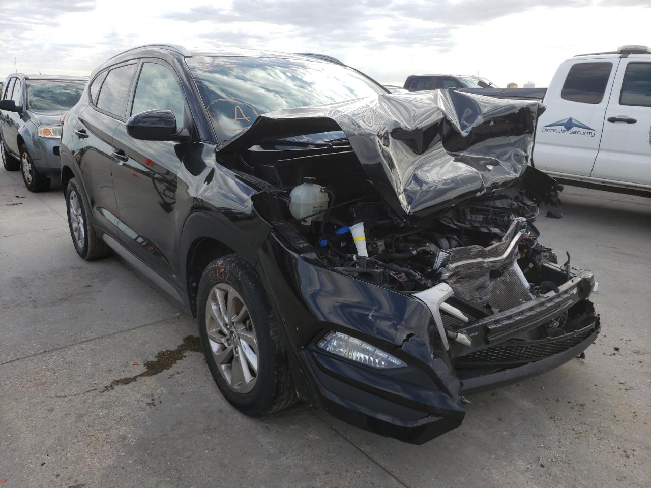 HYUNDAI TUCSON LIM 2017 with VIN KM8J33A45HU265642 - Photo from auction
