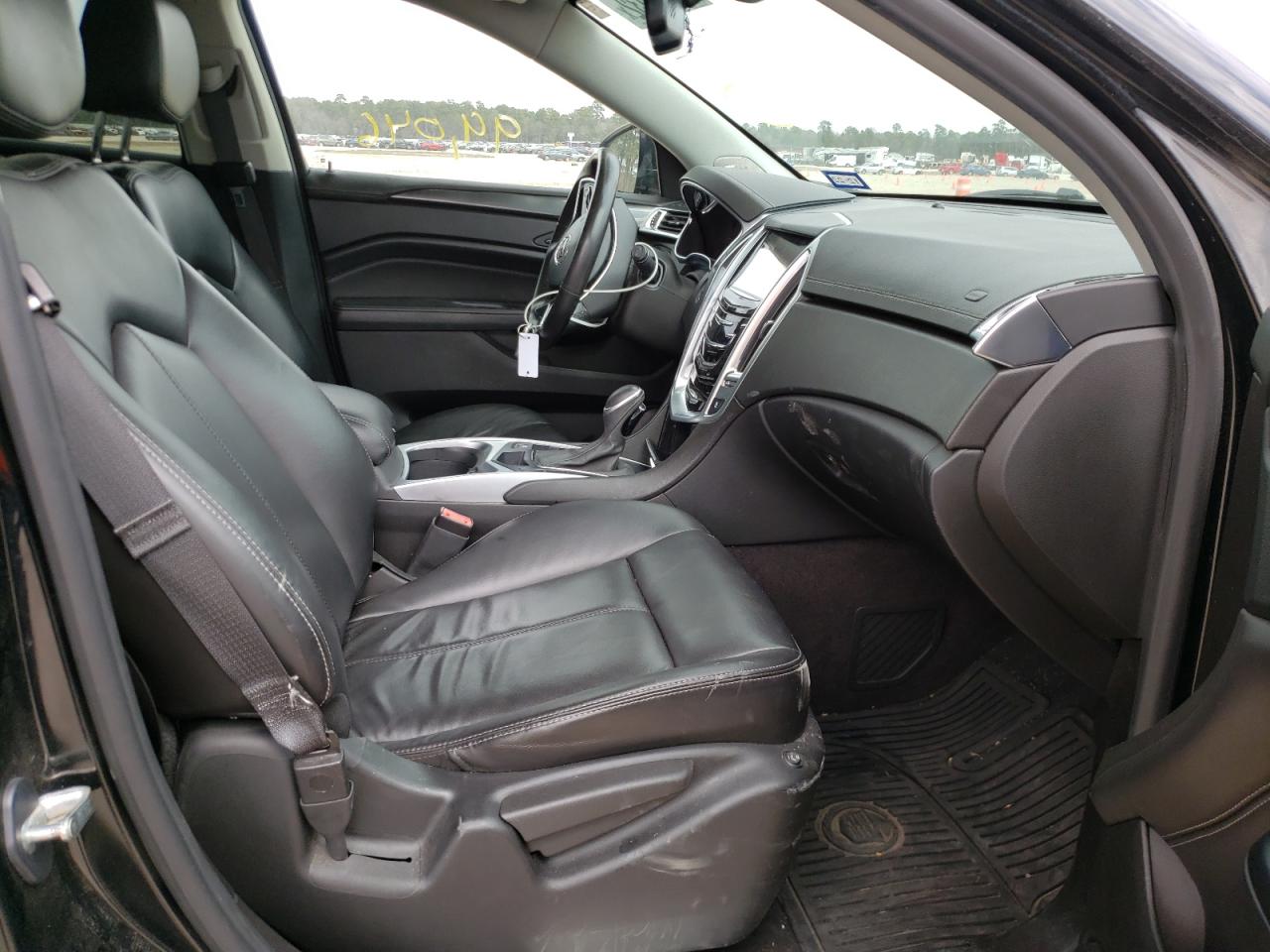 Photo 5 from auction – 2015 CADILLAC SRX with VIN 3GYFNAE35FS545899
