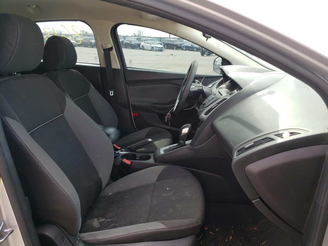Photo 5 from auction – 2014 FORD FOCUS with VIN 1FADP3K22EL381858