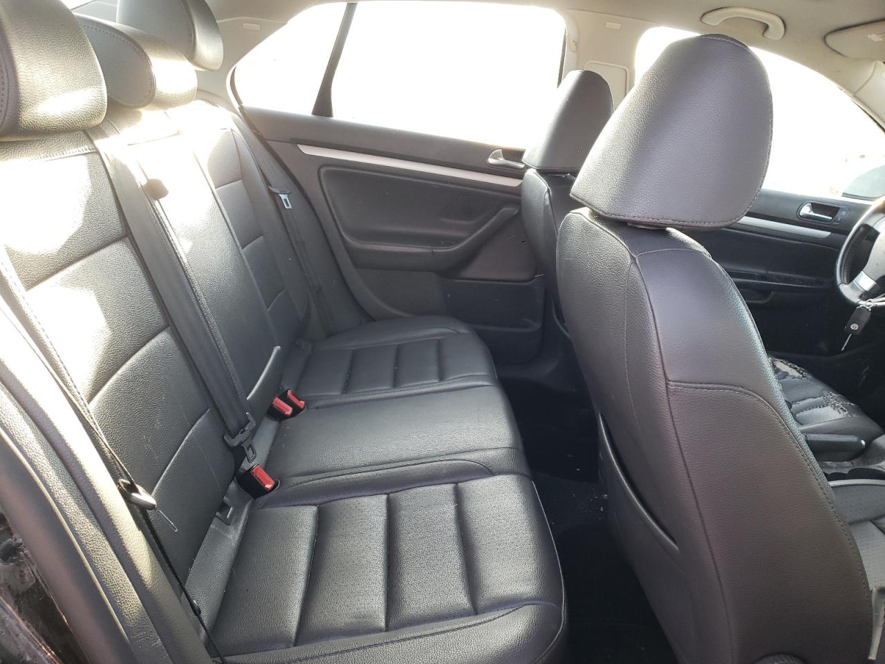 Photo 6 from auction – 2009 VOLKSWAGEN JETTA WOLF with VIN 3VWRJ71K79M038541