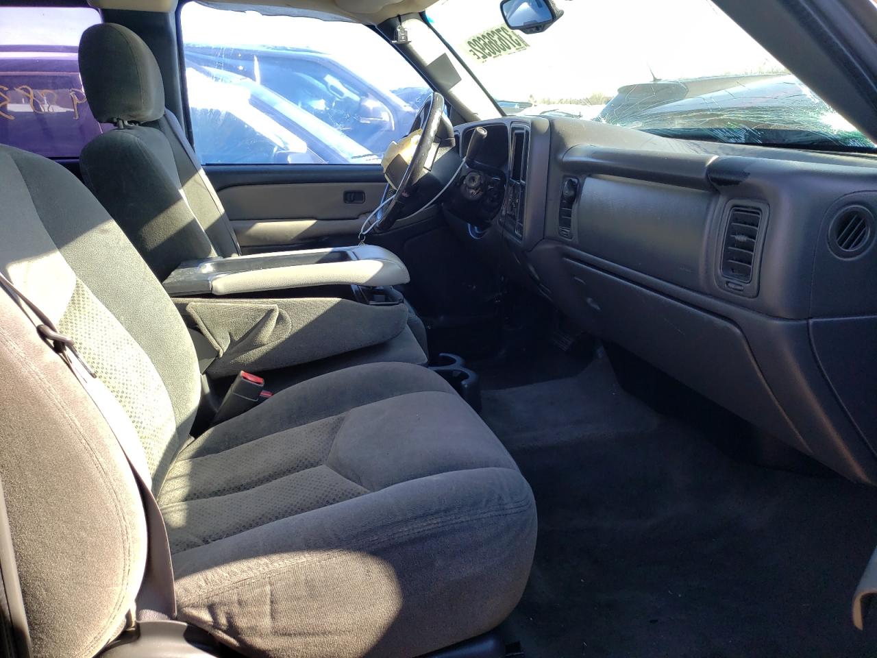 Photo 5 from auction – 2004 CHEVROLET SILVERADO with VIN 1GCEC19V34Z116585