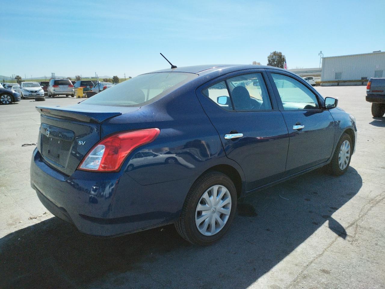 Photo 4 from auction – 2018 NISSAN VERSA S with VIN 3N1CN7AP7JL873593