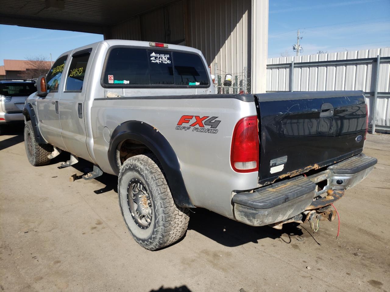 Photo 3 from auction – 2005 FORD F250 SUPER with VIN 1FTSW21P35EA28304