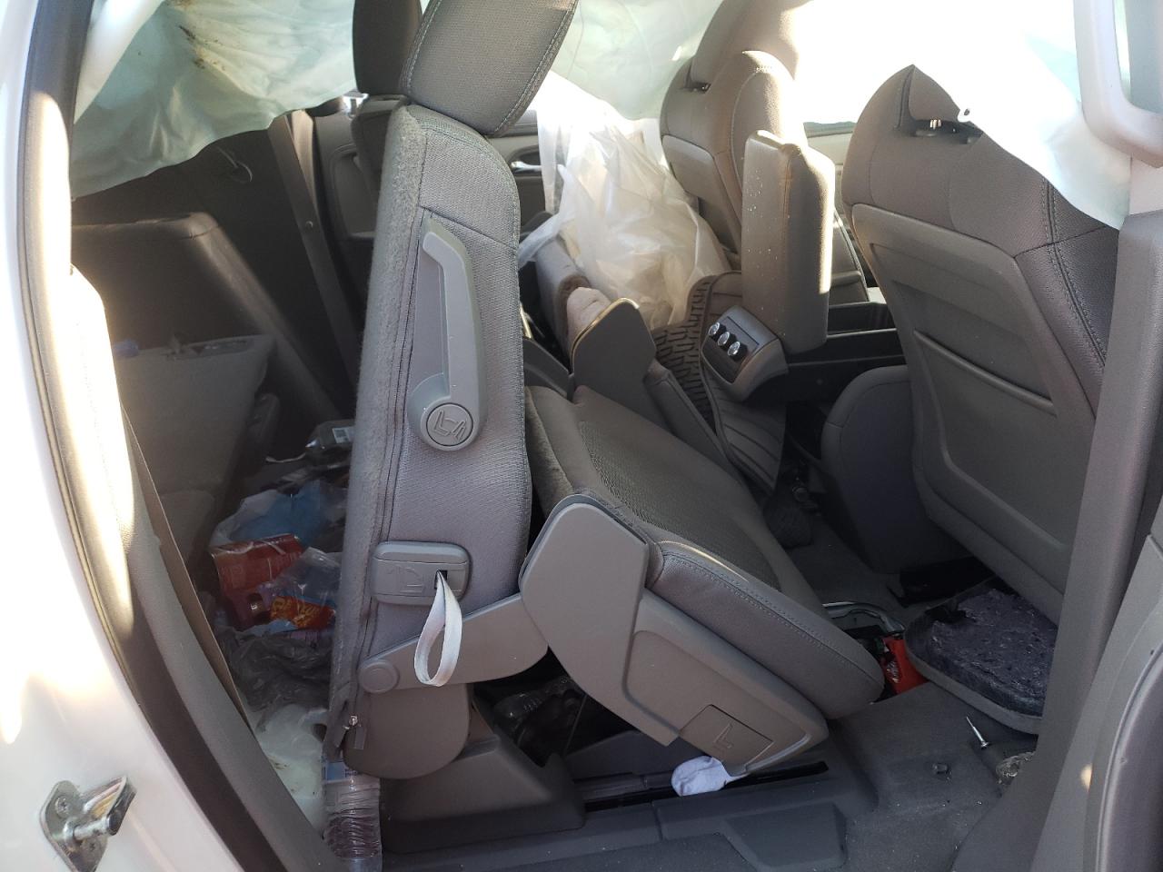 Photo 6 from auction – 2014 CHEVROLET TRAVERSE L with VIN 1GNKRFED0EJ194809