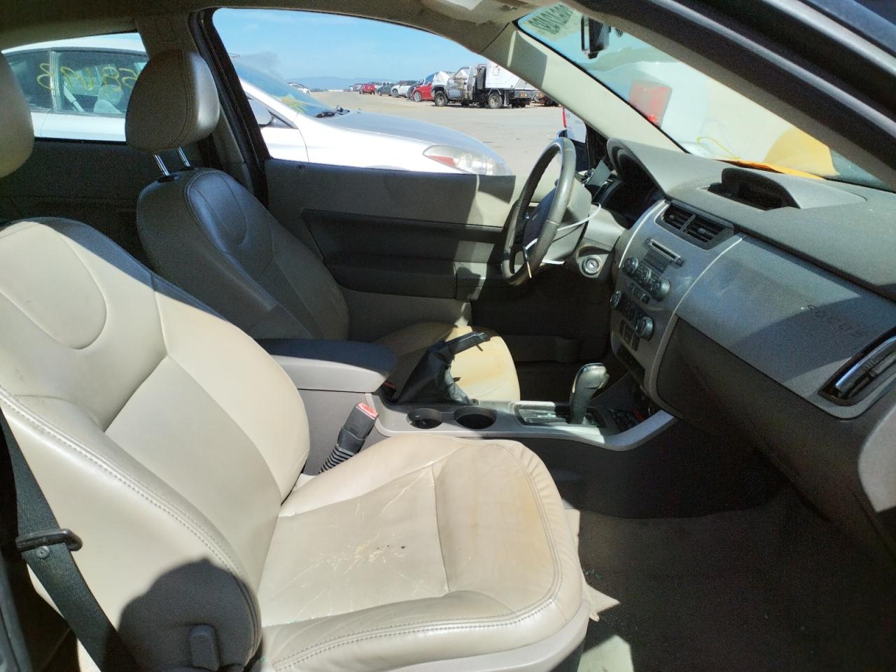 Photo 5 from auction – 2008 FORD FOCUS SE with VIN 1FAHP33NX8W141518