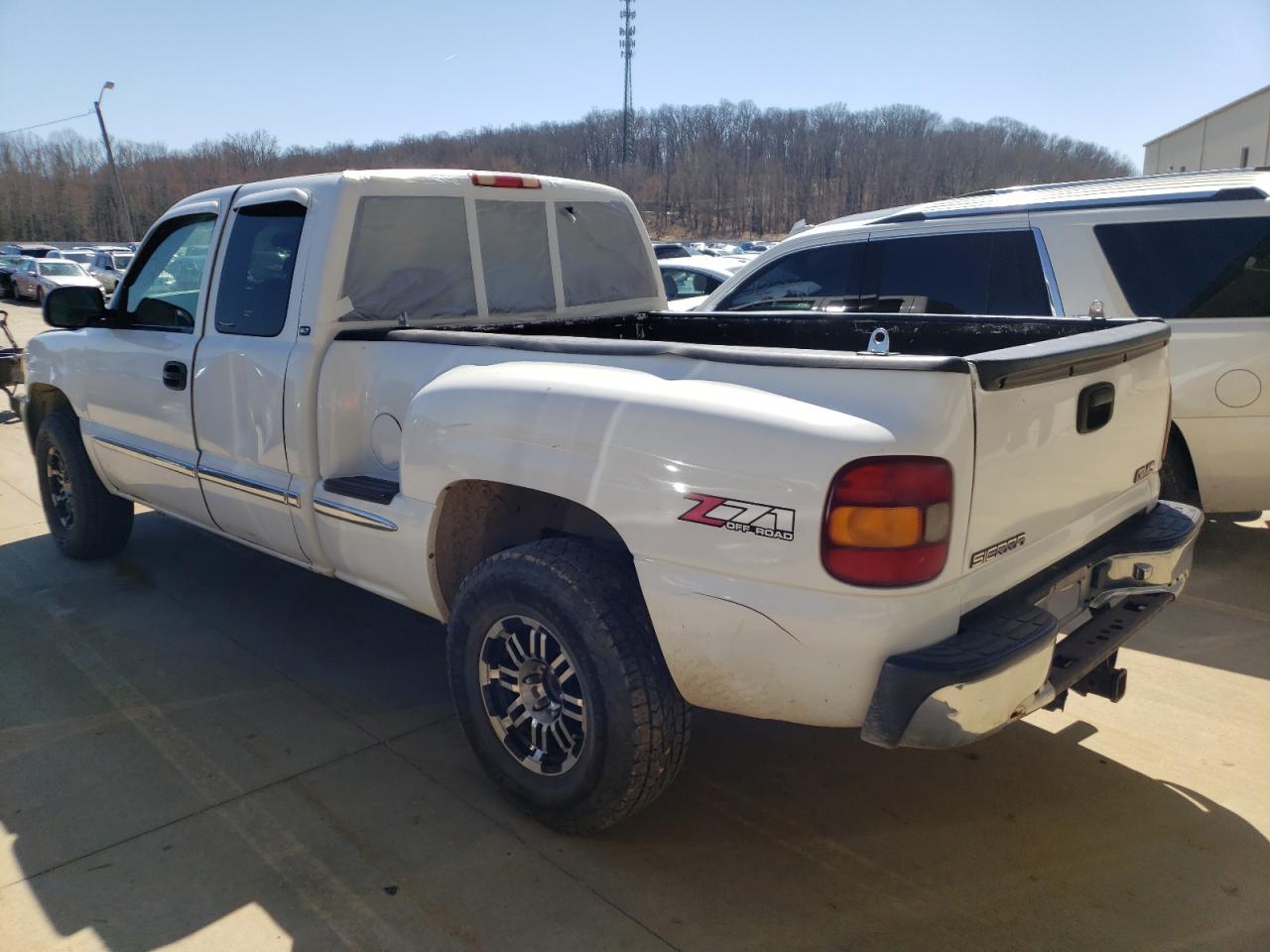 Photo 3 from auction – 2001 GMC NEW SIERRA with VIN 2GTEK19TX11178037