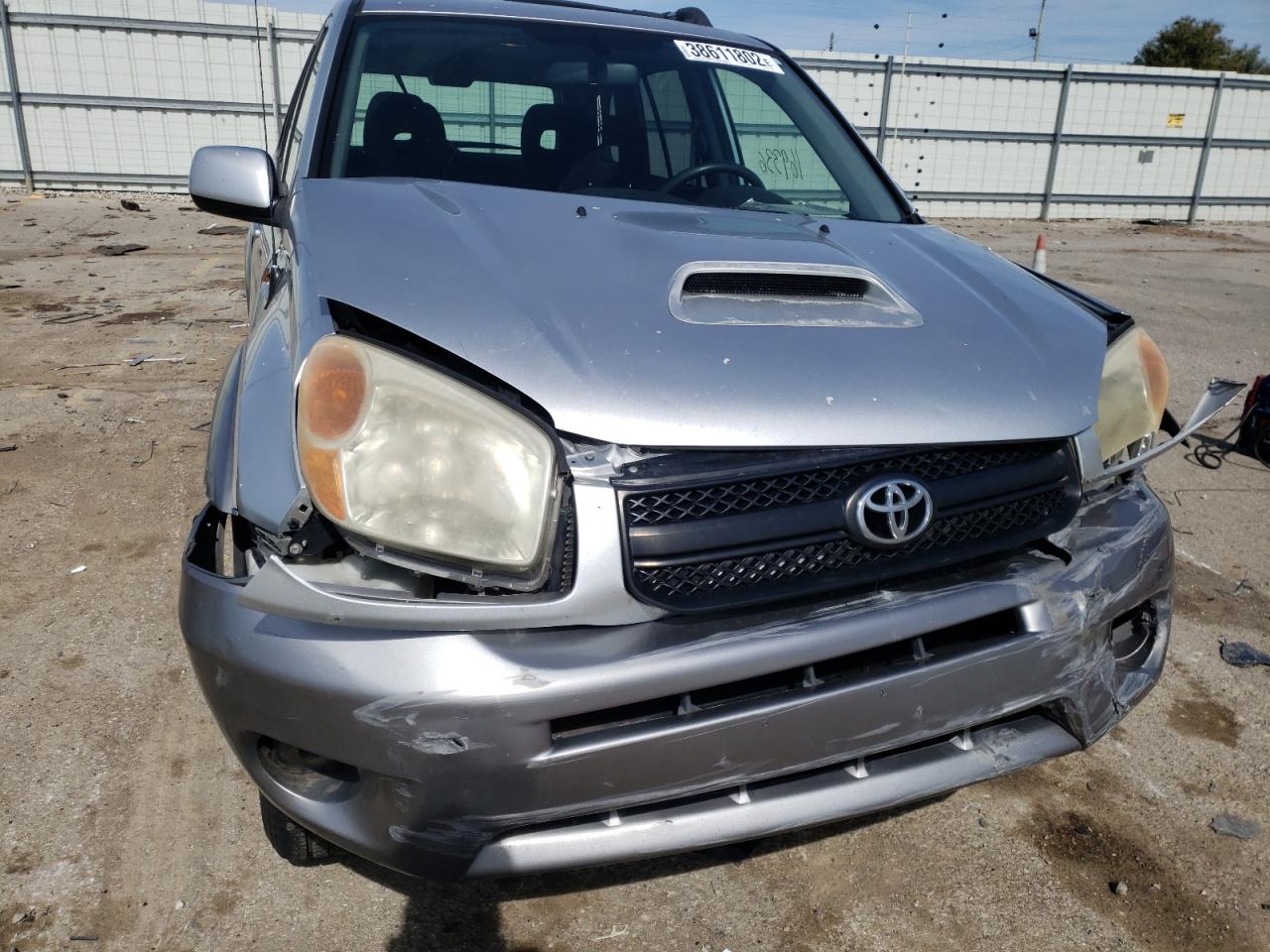 Photo 9 from auction – 2004 TOYOTA RAV4 with VIN JTEGD20V840042640