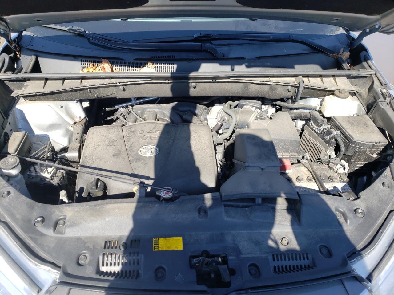 Photo 7 from auction – 2018 TOYOTA HIGHLANDER with VIN 5TDJZRFH0JS527269