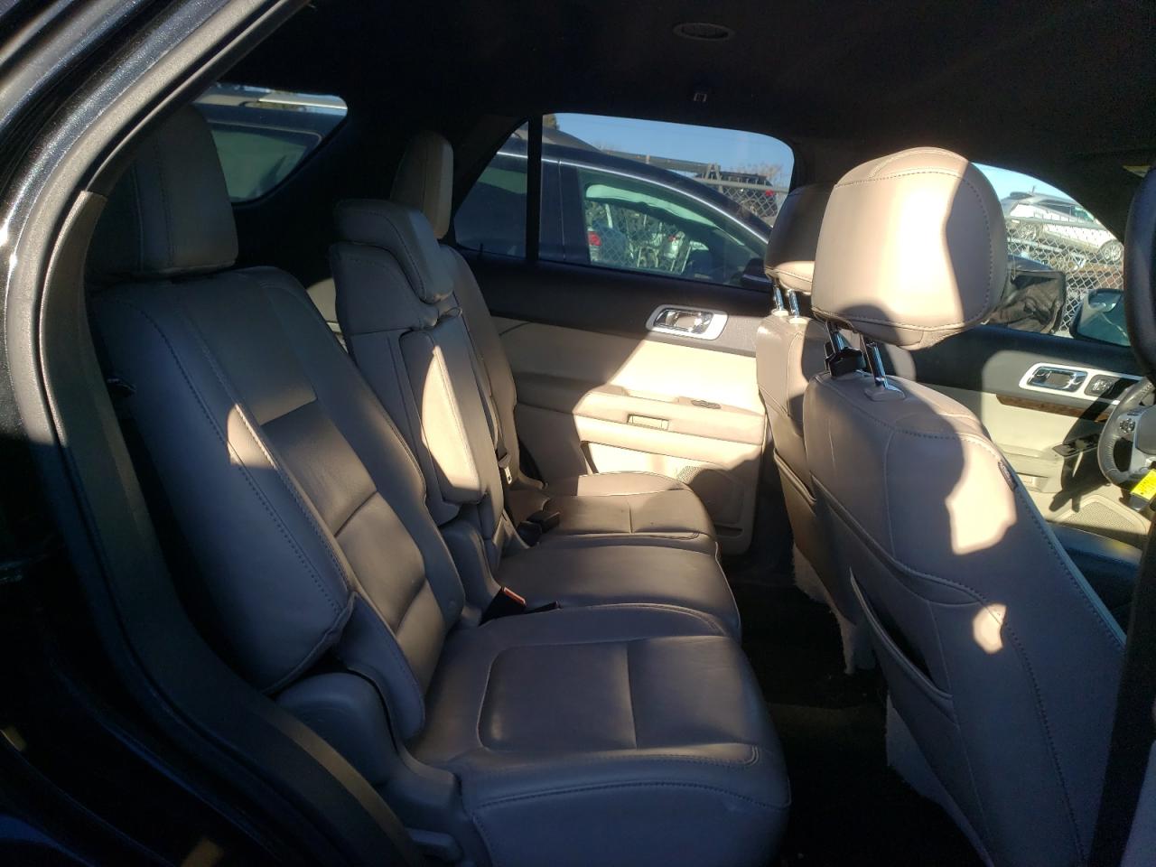 Photo 6 from auction – 2013 FORD EXPLORER L with VIN 1FM5K8F82DGC02651