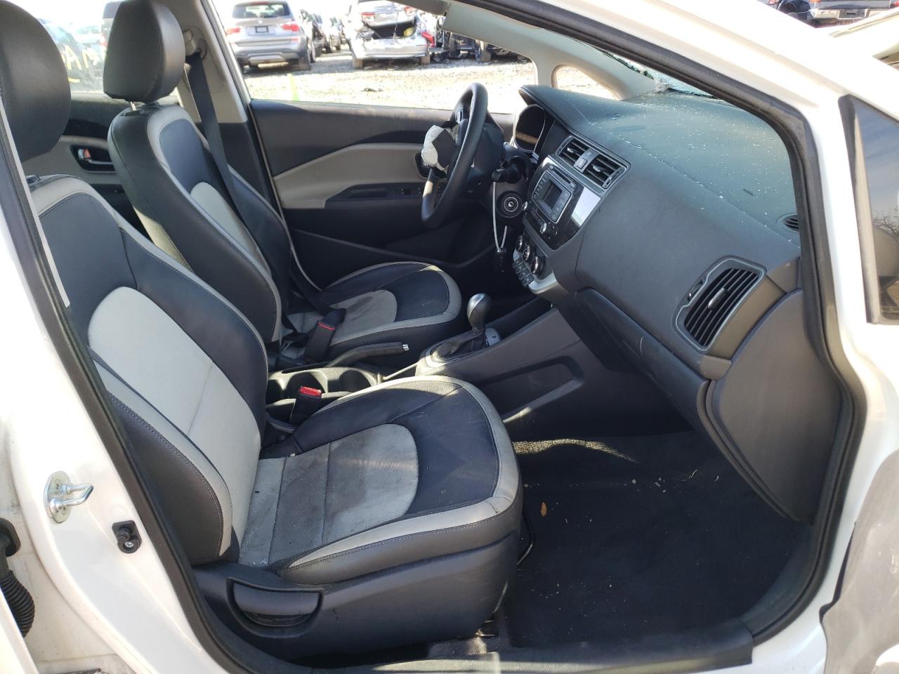 Photo 5 from auction – 2017 KIA RIO LX with VIN KNADM4A33H6062407