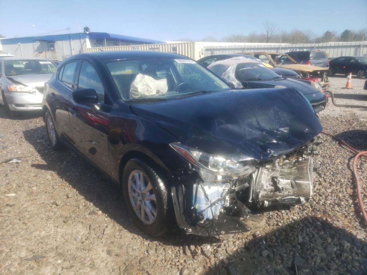MAZDA 3 TOURING 2014 with VIN JM1BM1L77E1172961 - Photo from auction