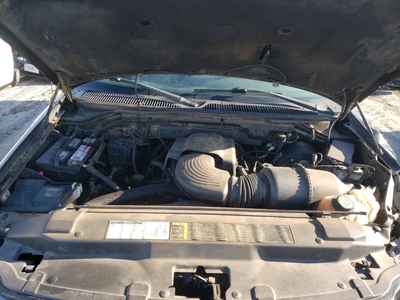 Photo 7 from auction – 2002 FORD F150 with VIN 1FTRX08W62KB62332