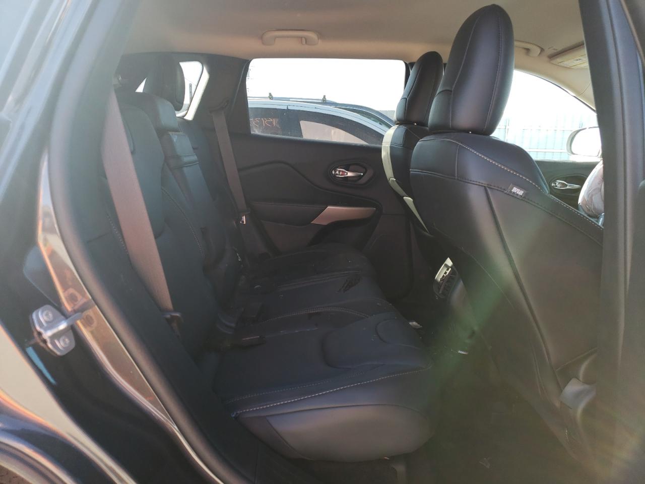 Photo 6 from auction – 2018 JEEP CHEROKEE L with VIN 1C4PJMDXXJD533185