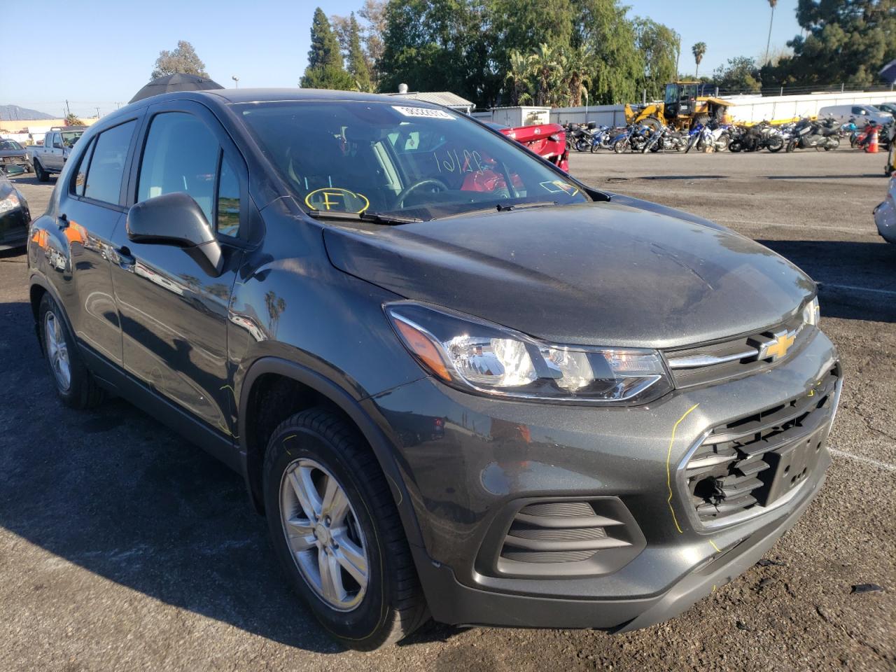 CHEVROLET TRAX LS 2020 with VIN 3GNCJNSB6LL120342 - Photo from auction