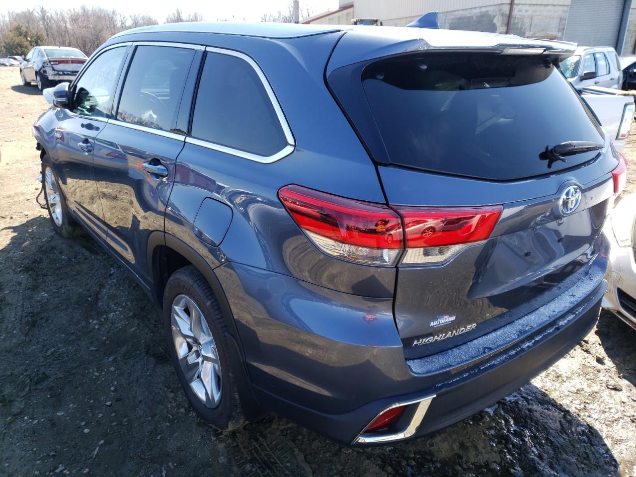 Photo 3 from auction – 2019 TOYOTA HIGHLANDER with VIN 5TDDGRFH1KS059914