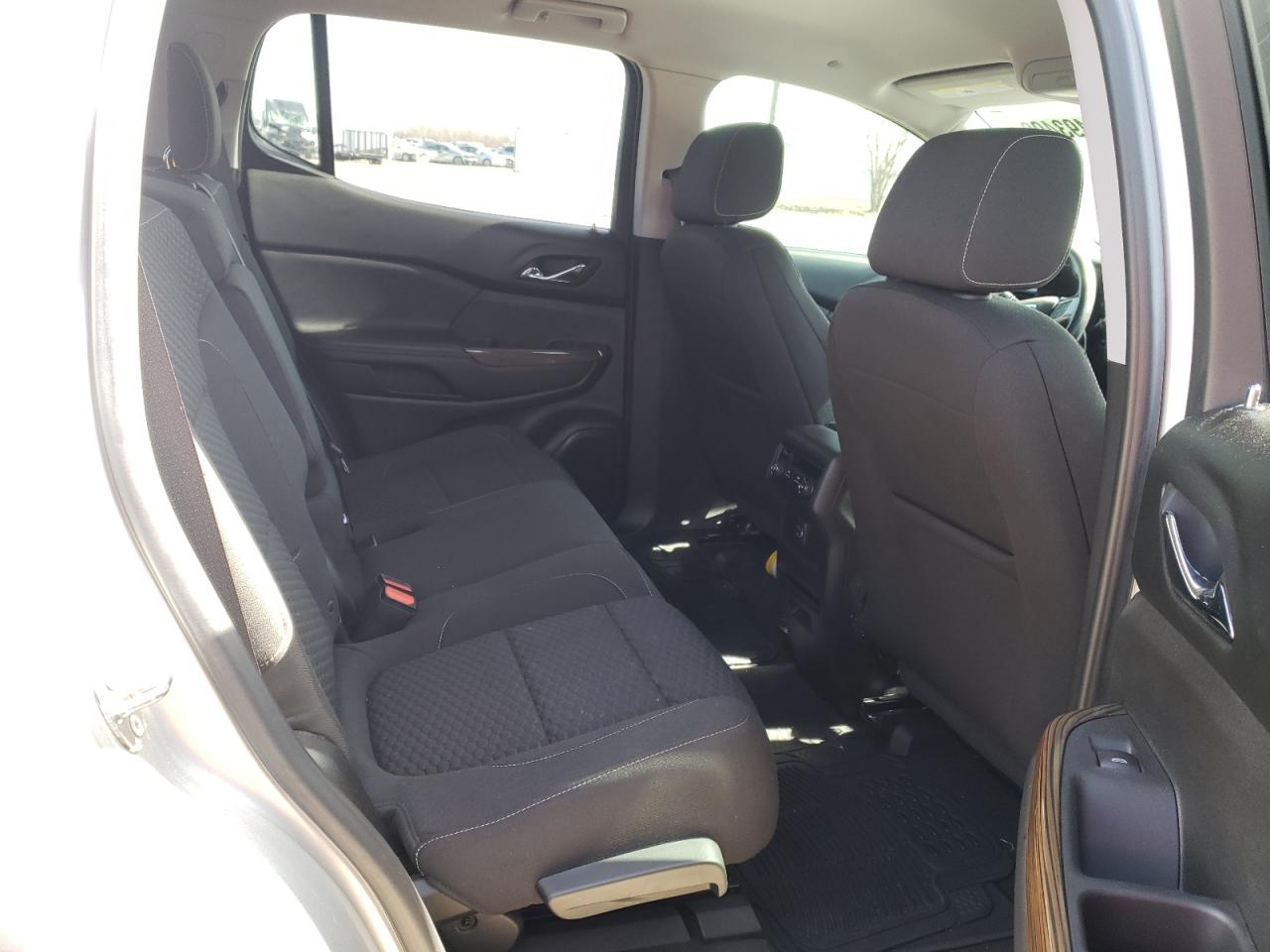 Photo 6 from auction – 2018 GMC ACADIA with VIN 1GKKNKLA2JZ227203