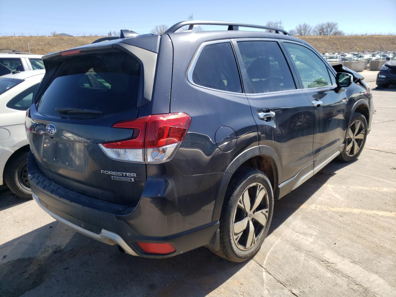 Photo 4 from auction – 2019 SUBARU FORESTER T with VIN JF2SKAWC8KH477808