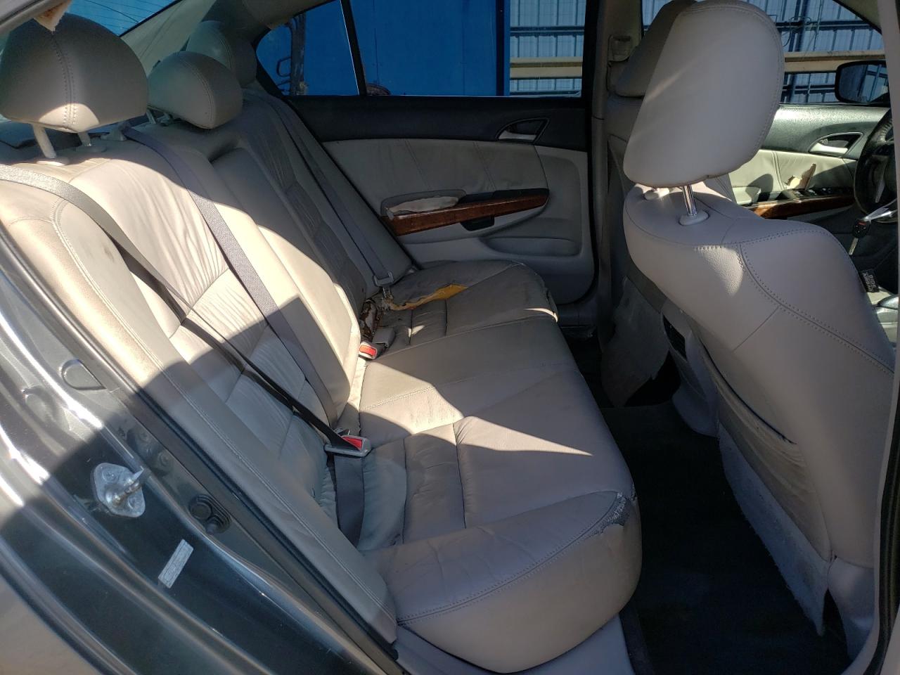 Photo 6 from auction – 2011 HONDA ACCORD with VIN 1HGCP2F83BA034370
