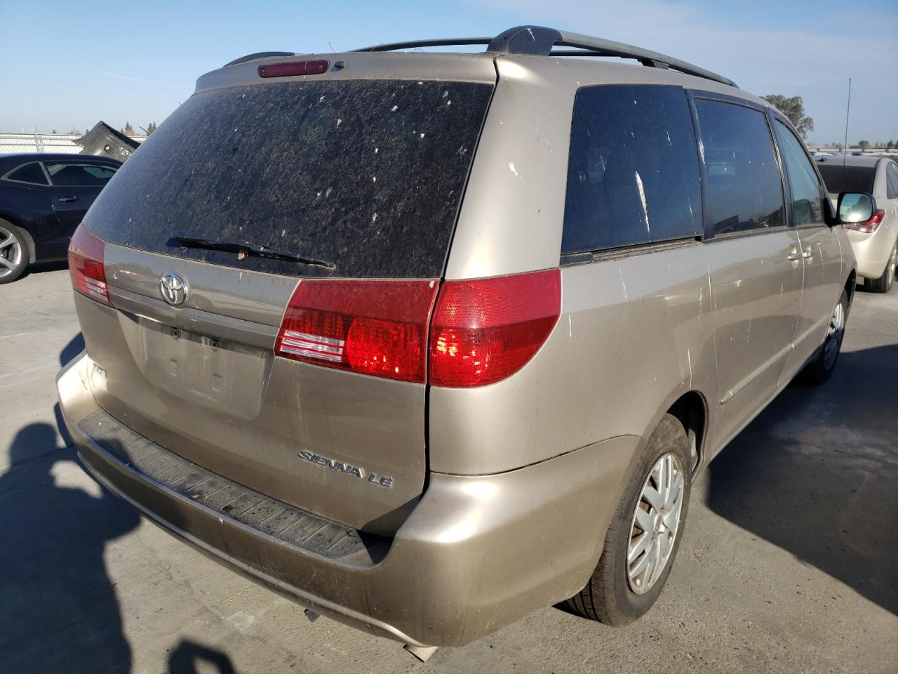 Photo 4 from auction – 2005 TOYOTA SIENNA CE with VIN 5TDZA23C95S374844