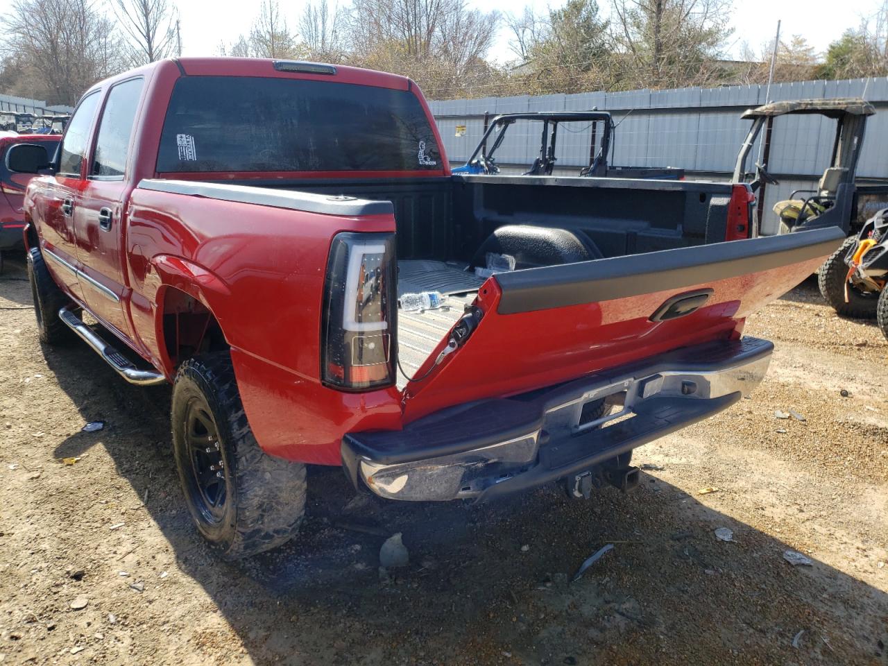 Photo 3 from auction – 2005 GMC NEW SIERRA with VIN 2GTEC13TX51260409