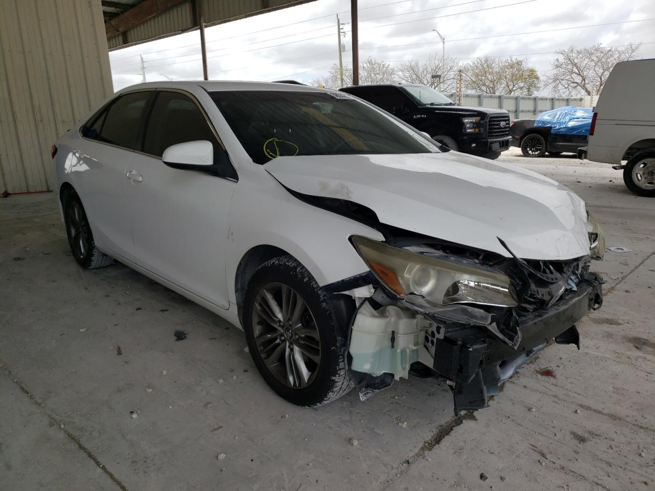 Photo 1 from auction – 2015 TOYOTA CAMRY LE with VIN 4T1BF1FK5FU068796