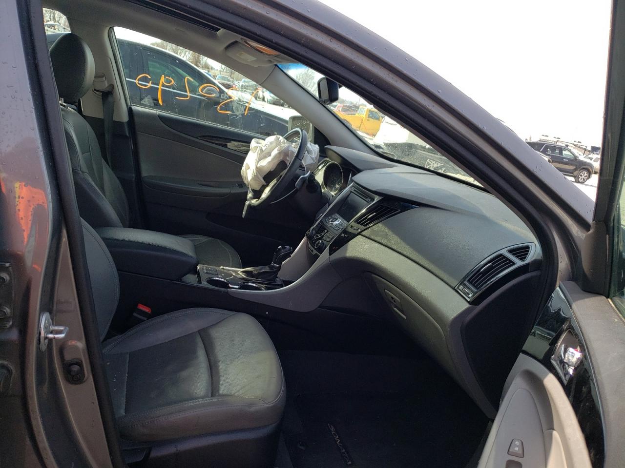 Photo 5 from auction – 2013 HYUNDAI SONATA SE with VIN 5NPEC4ABXDH656705