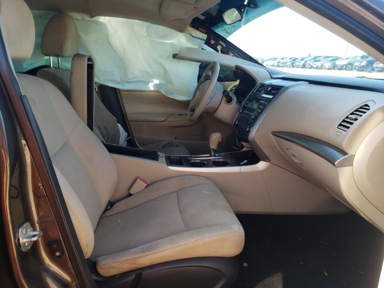 Photo 5 from auction – 2015 NISSAN ALTIMA 2.5 with VIN 1N4AL3AP1FN860127