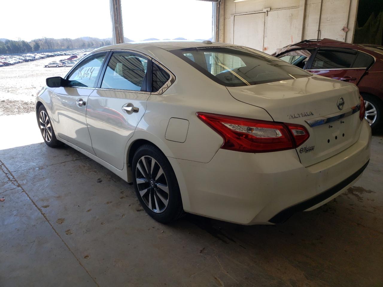 Photo 3 from auction – 2017 NISSAN ALTIMA 2.5 with VIN 1N4AL3AP1HC212012