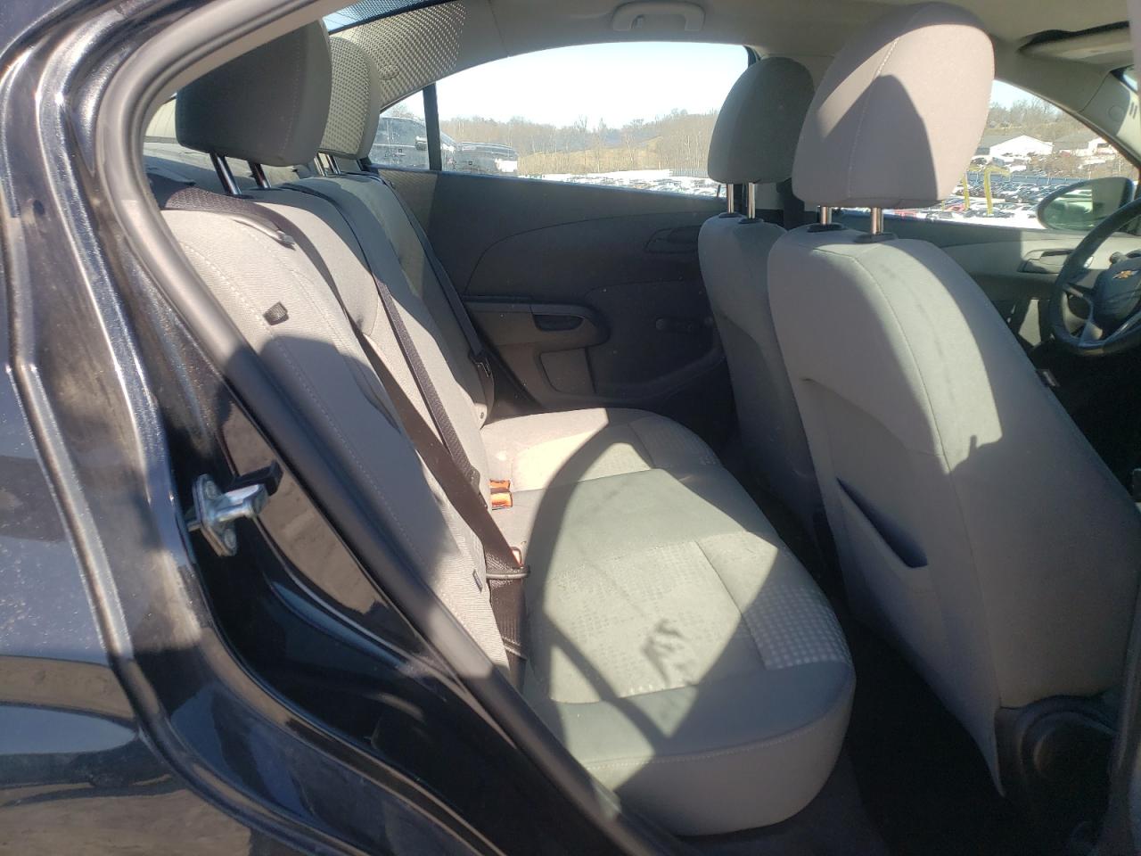 Photo 6 from auction – 2015 CHEVROLET SONIC LS with VIN 1G1JA5SH1F4154793