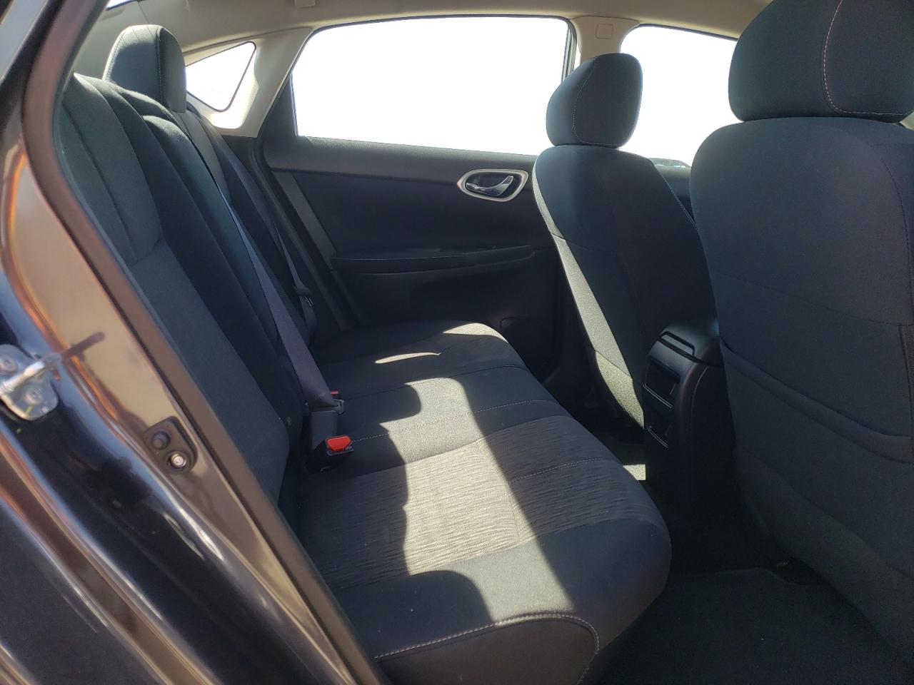 Photo 6 from auction – 2015 NISSAN SENTRA S with VIN 3N1AB7AP7FL696339