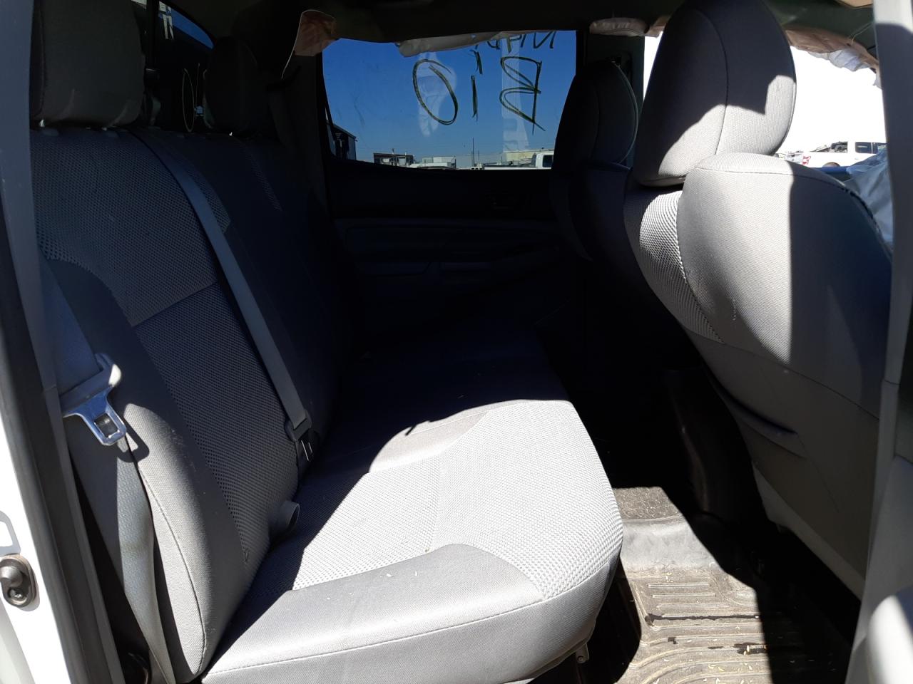 Photo 6 from auction – 2015 TOYOTA TACOMA DOU with VIN 5TFLU4EN5FX144480