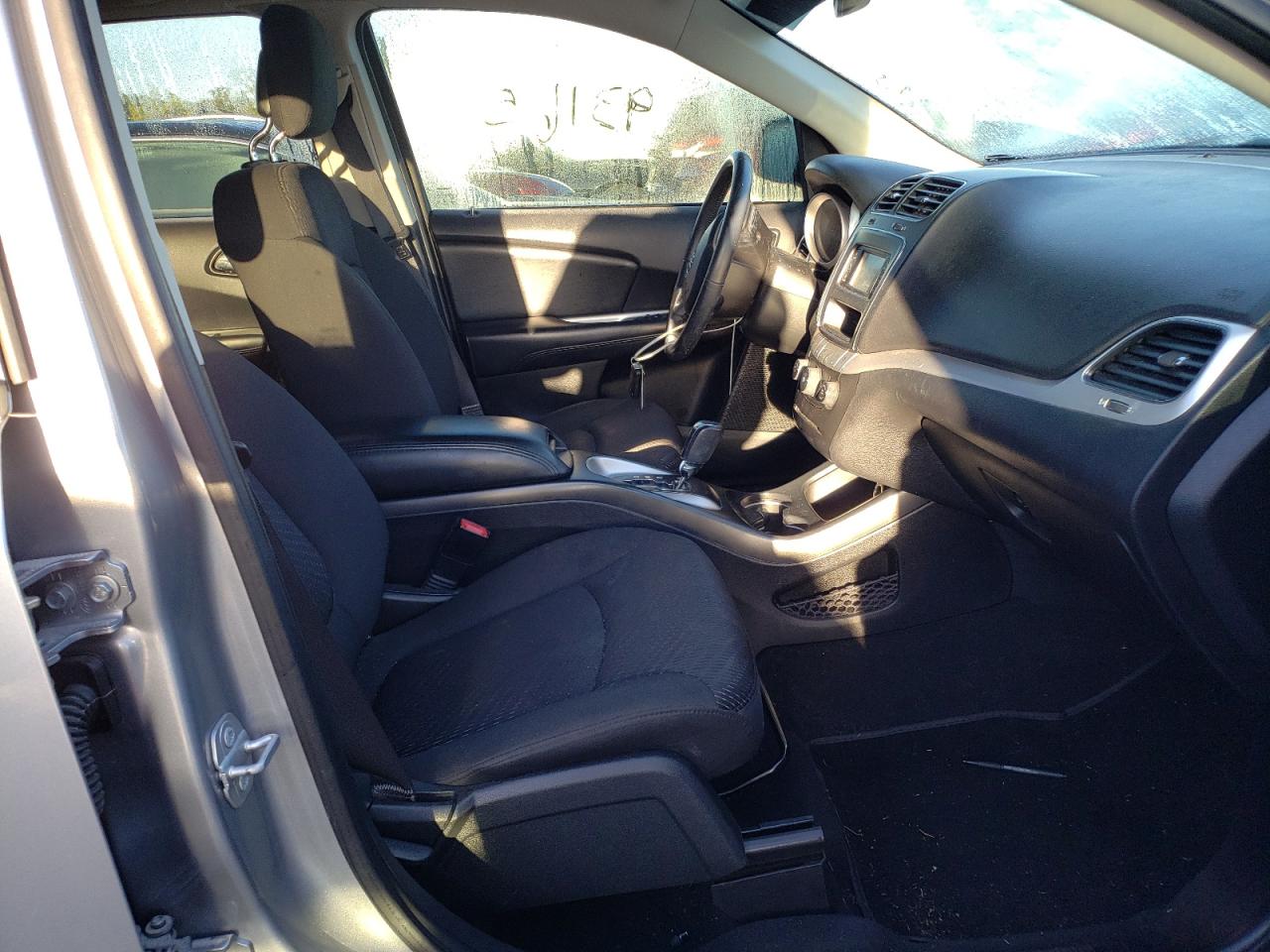 Photo 5 from auction – 2018 DODGE JOURNEY SE with VIN 3C4PDCAB4JT383384
