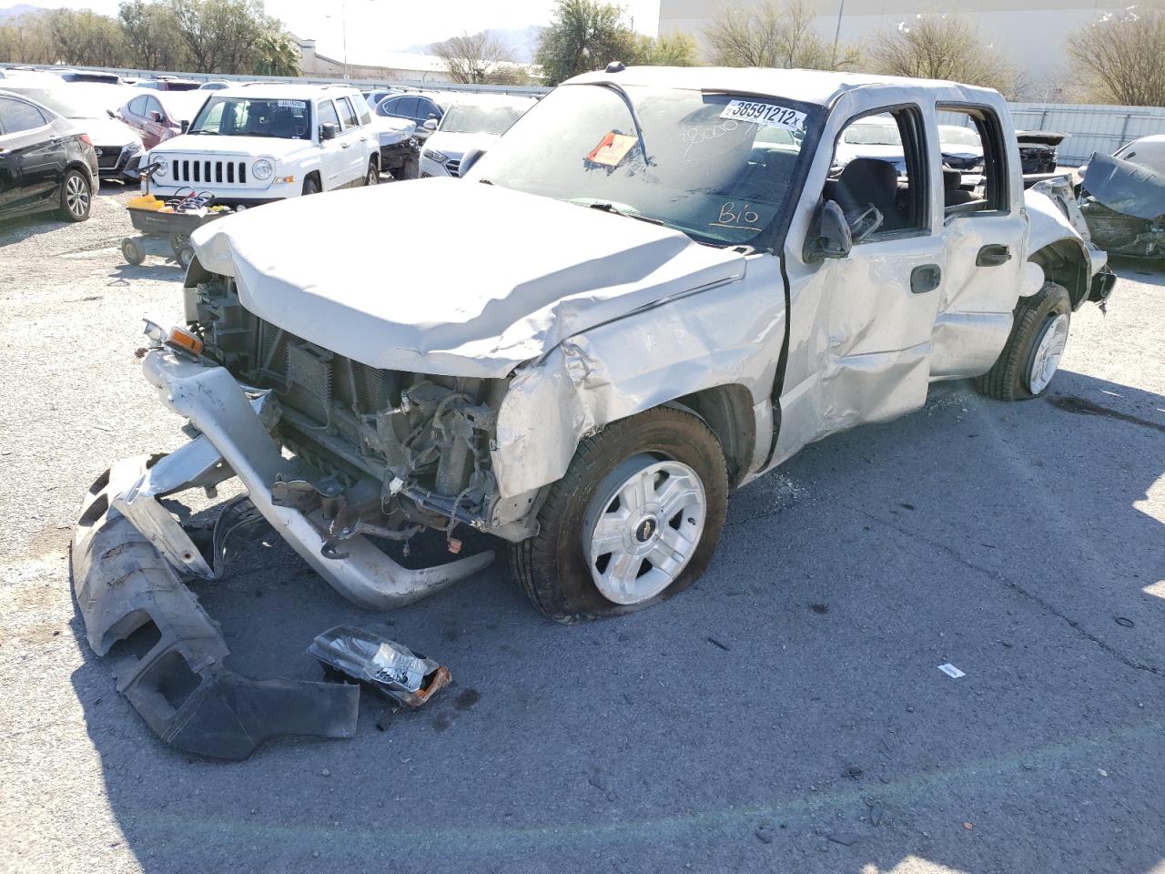 Photo 2 from auction – 2005 CHEVROLET SILVERADO with VIN 2GCEC13T051298649