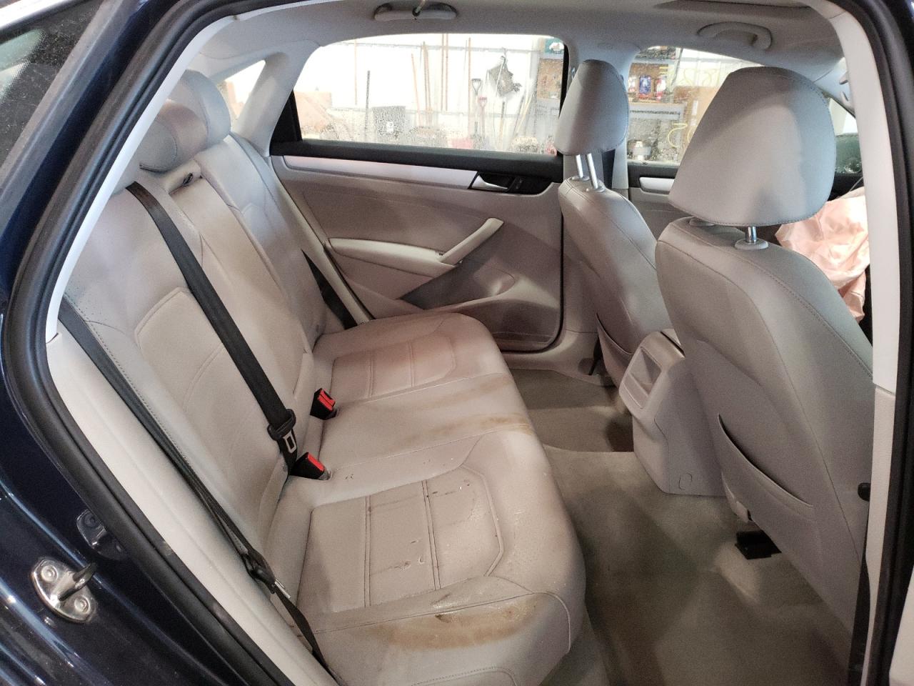 Photo 6 from auction – 2012 VOLKSWAGEN PASSAT SE with VIN 1VWBN7A32CC043315
