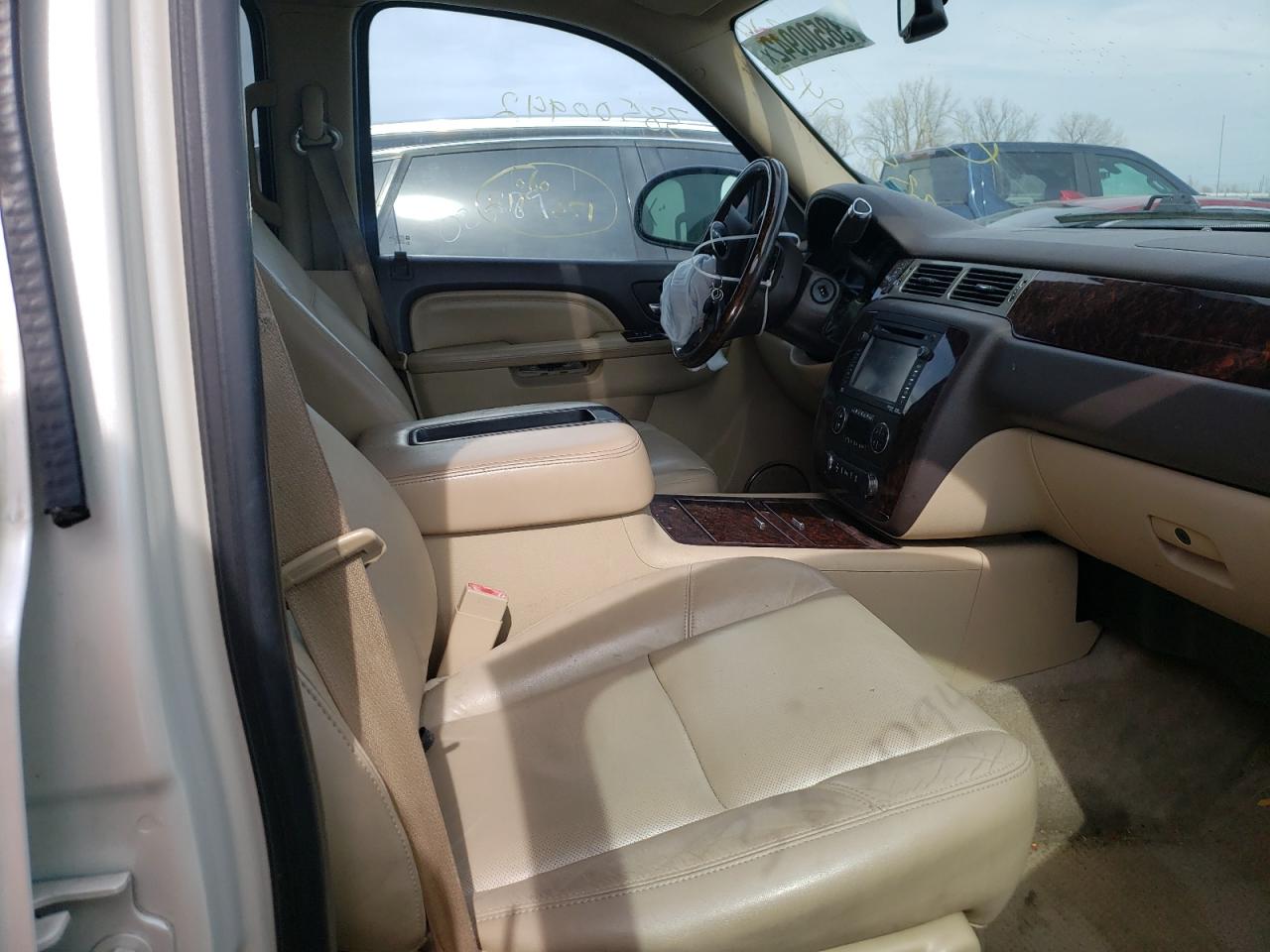 Photo 5 from auction – 2012 GMC YUKON DENA with VIN 1GKS2EEF7CR135168