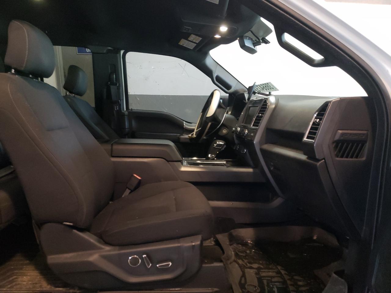 Photo 5 from auction – 2015 FORD F150 SUPER with VIN 1FTFX1EF1FFB18265