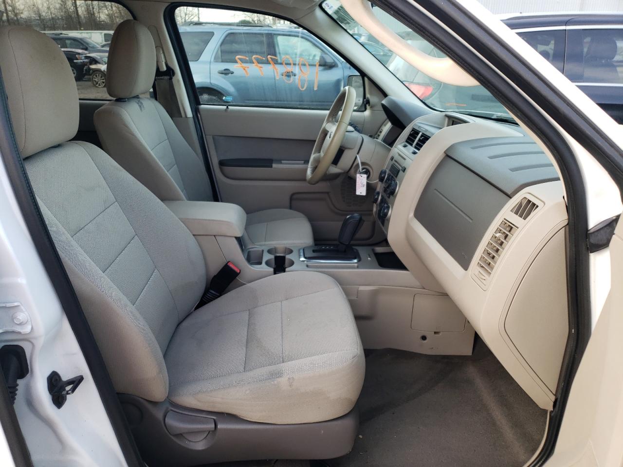 Photo 5 from auction – 2010 FORD ESCAPE XLT with VIN 1FMCU0DG2AKC04227
