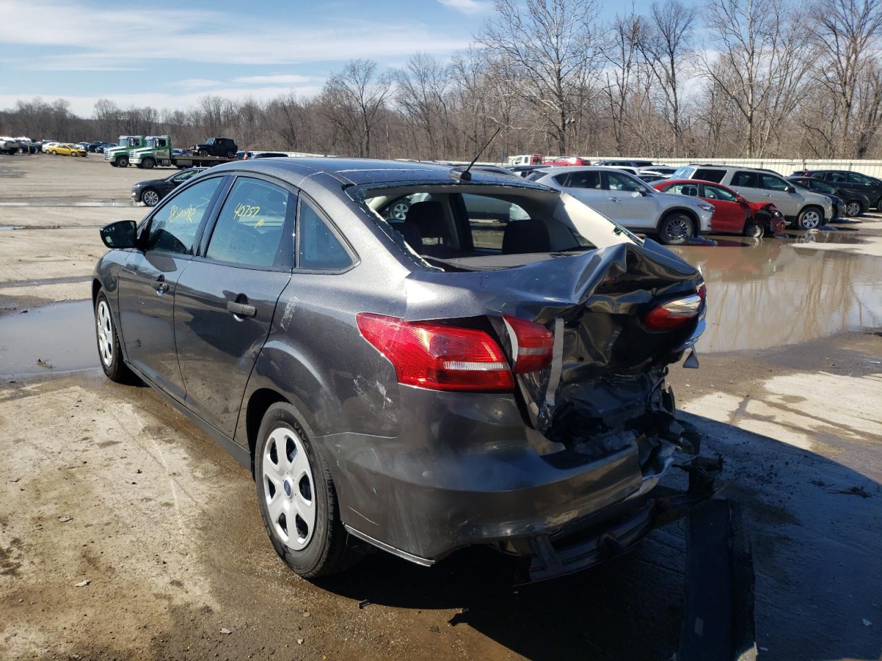 Photo 3 from auction – 2018 FORD FOCUS S with VIN 1FADP3E26JL330143