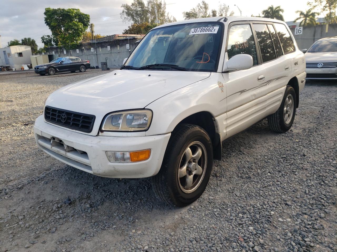 Photo 2 from auction – 2000 TOYOTA RAV4 with VIN JT3HP10VXY7155985