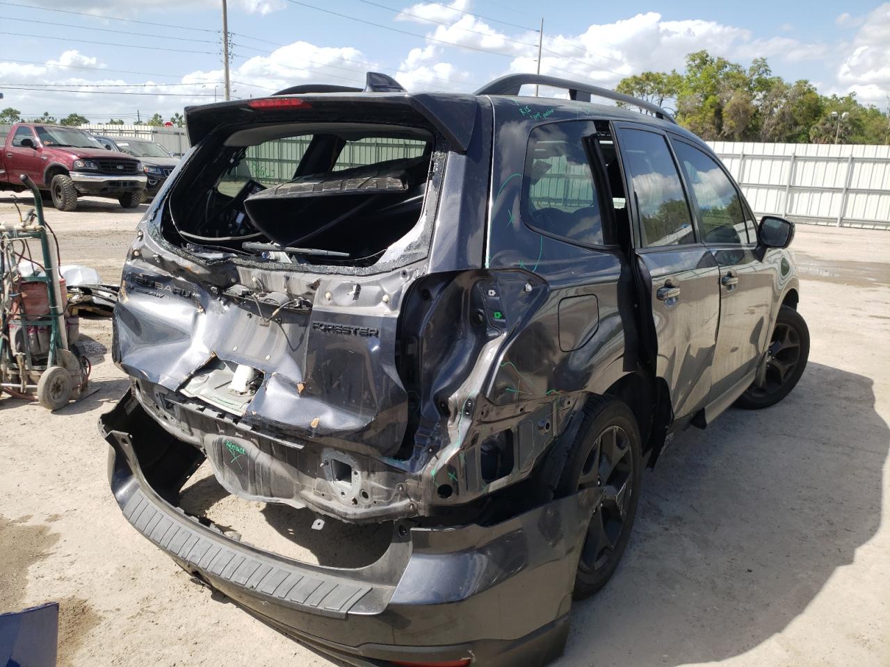 Photo 4 from auction – 2018 SUBARU FORESTER 2 with VIN JF2SJAGC0JH615860