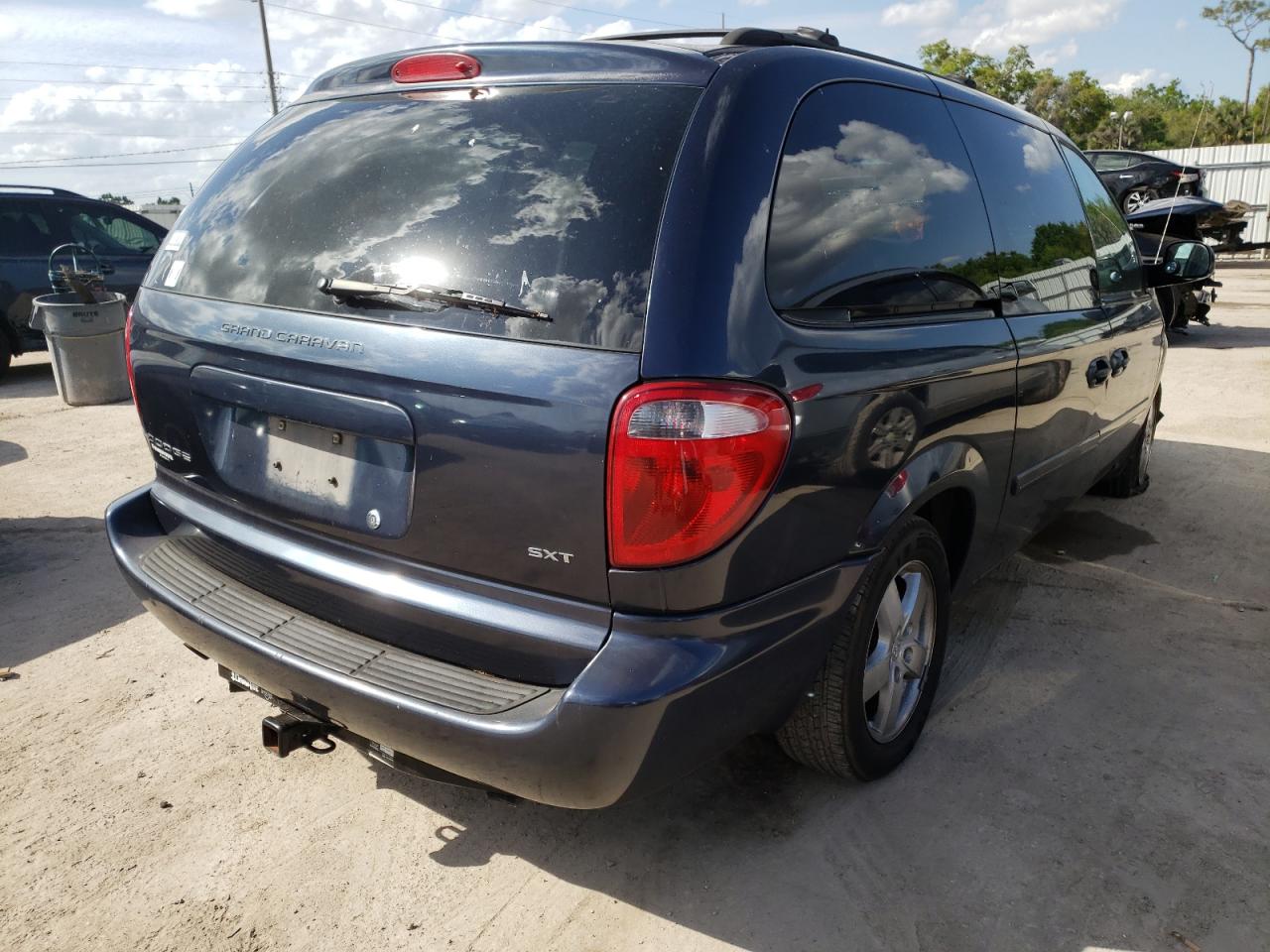 Photo 4 from auction – 2007 DODGE GRAND CARA with VIN 2D4GP44L67R149828
