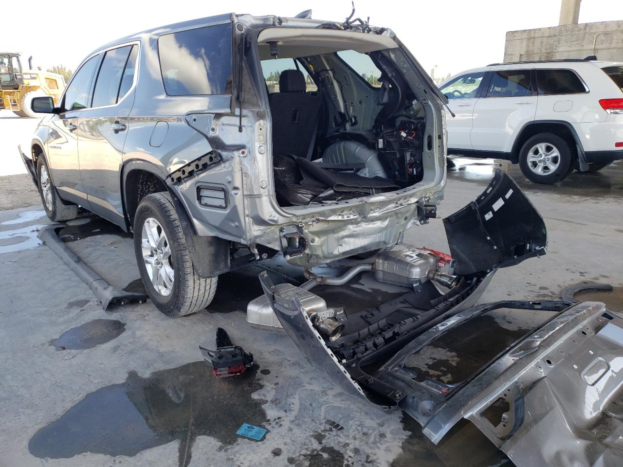 Photo 3 from auction – 2020 CHEVROLET TRAVERSE L with VIN 1GNERFKW7LJ233458