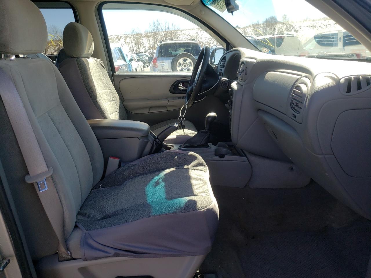 Photo 5 from auction – 2005 CHEVROLET TRAILBLAZE with VIN 1GNDT13S552300826
