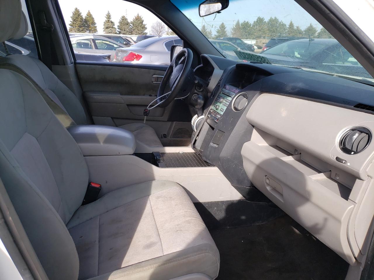 Photo 5 from auction – 2010 HONDA PILOT EX with VIN 5FNYF3H41AB001204