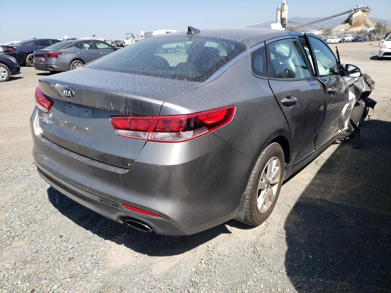 Photo 4 from auction – 2016 KIA OPTIMA LX with VIN 5XXGT4L33GG109905