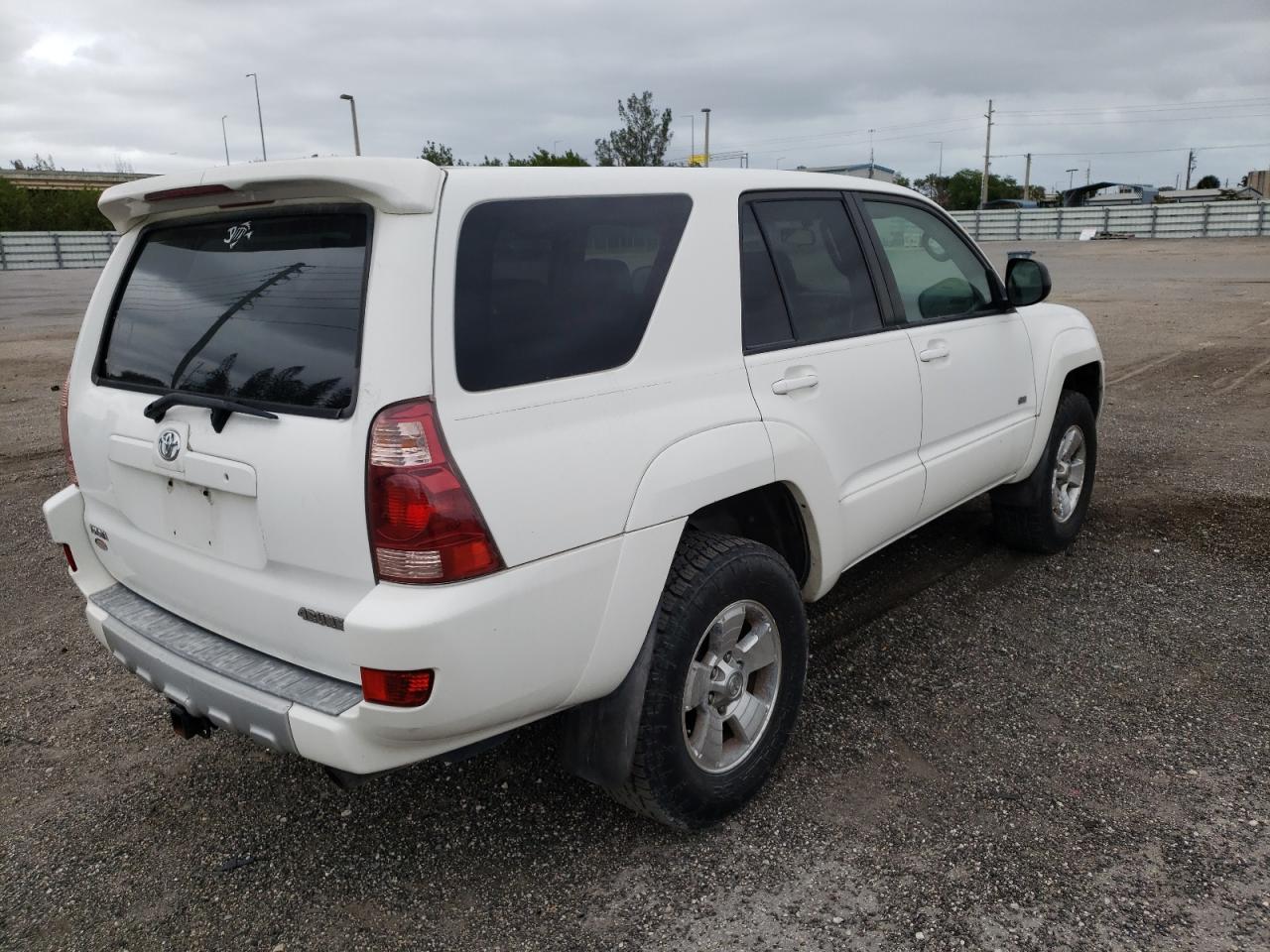 Photo 4 from auction – 2004 TOYOTA 4RUNNER SR with VIN JTEZU14R840024946