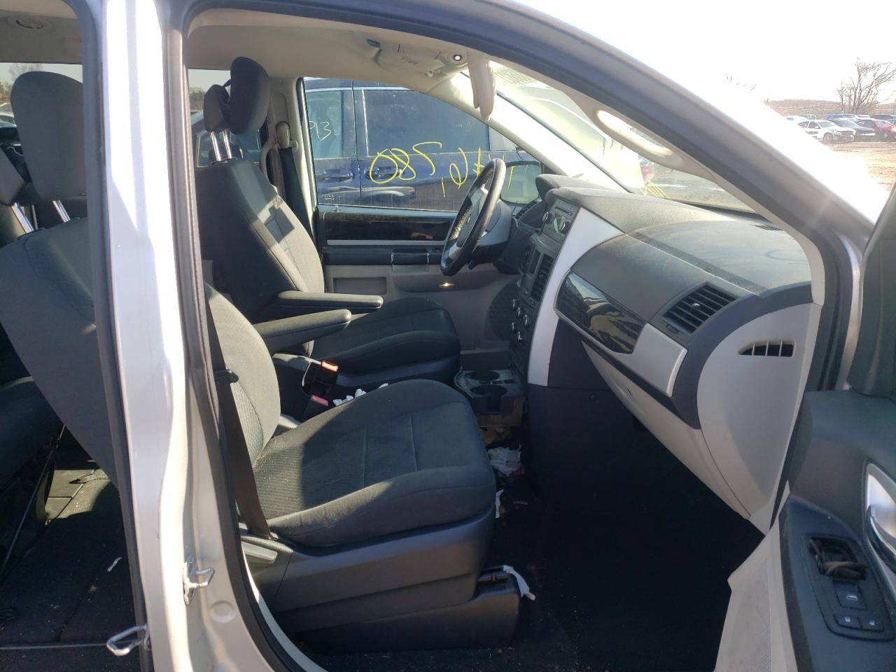 Photo 5 from auction – 2010 DODGE GRAND CARA with VIN 2D4RN5D14AR461849