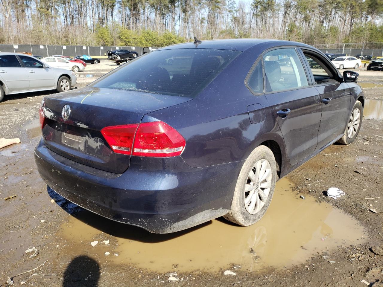 Photo 4 from auction – 2013 VOLKSWAGEN PASSAT S with VIN 1VWAH7A36DC080047